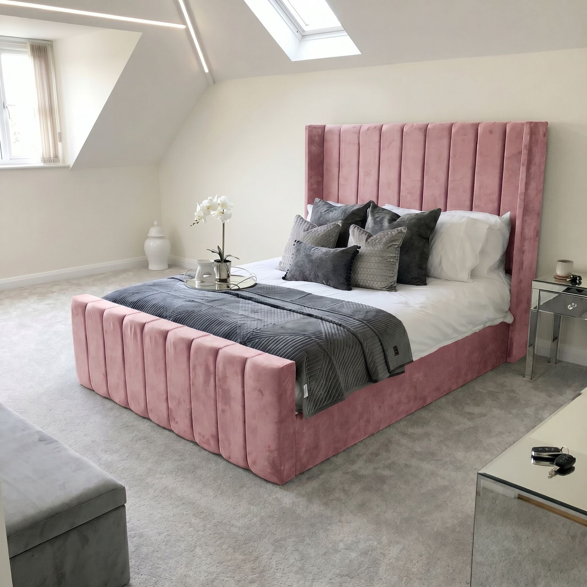 Harlington Wingback Vertical Panel Bed Frame - Image 3
