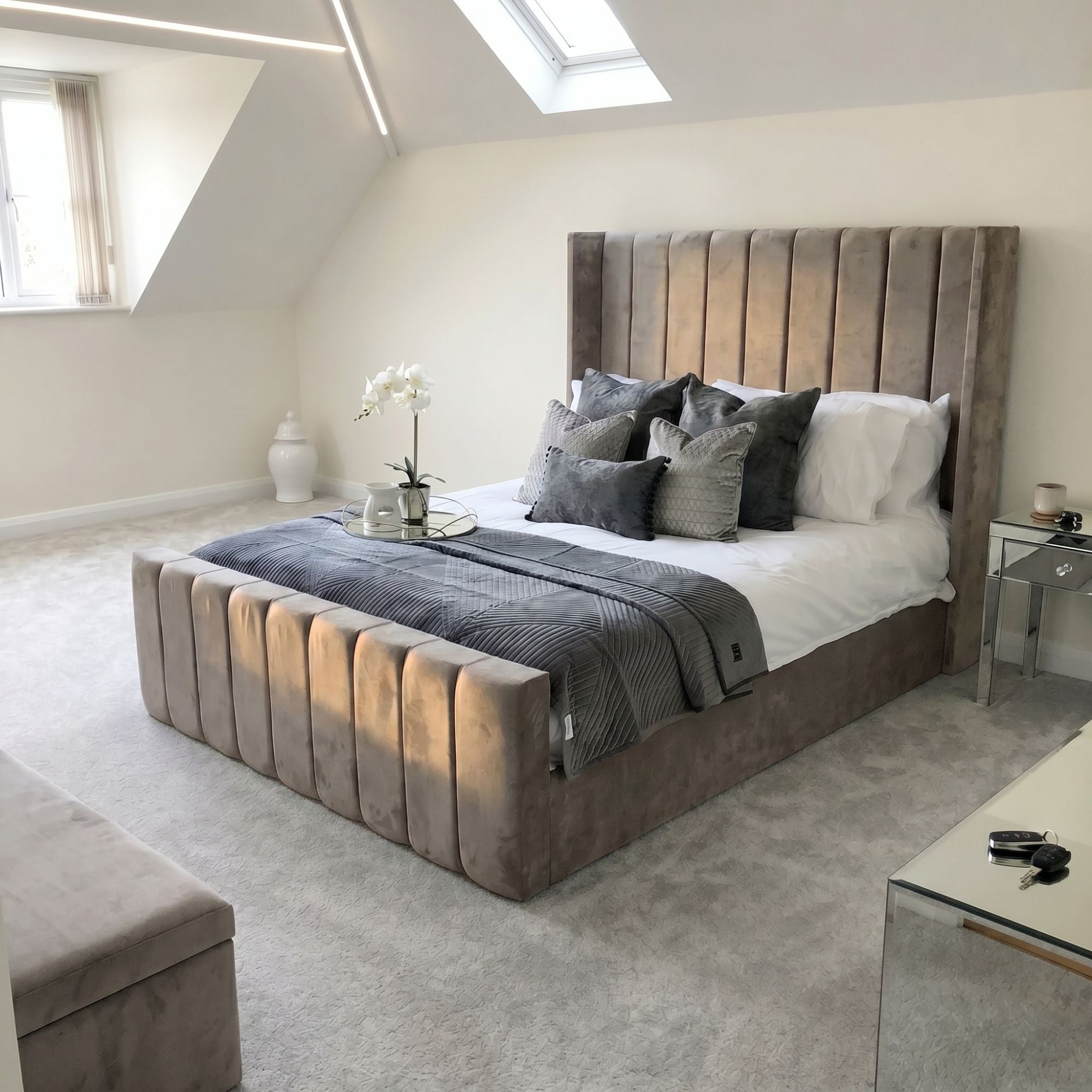 Harlington Wingback Vertical Panel Bed Frame - Image 7