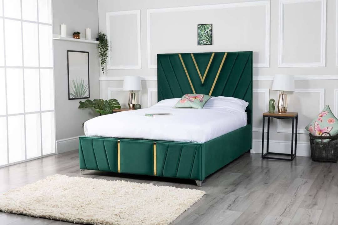 Gold V Cross line bed - Image 2