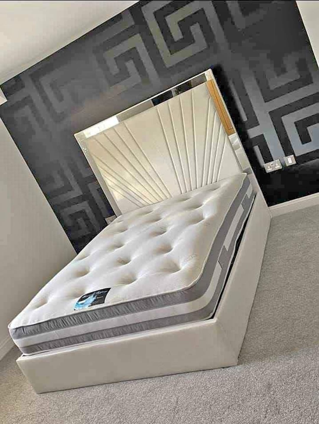 Mirror Bed - Image 6